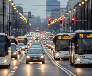 Autobusy na cmentarze w Warszawie. Czy chaos znowu zapanuje na ulicach stolicy?