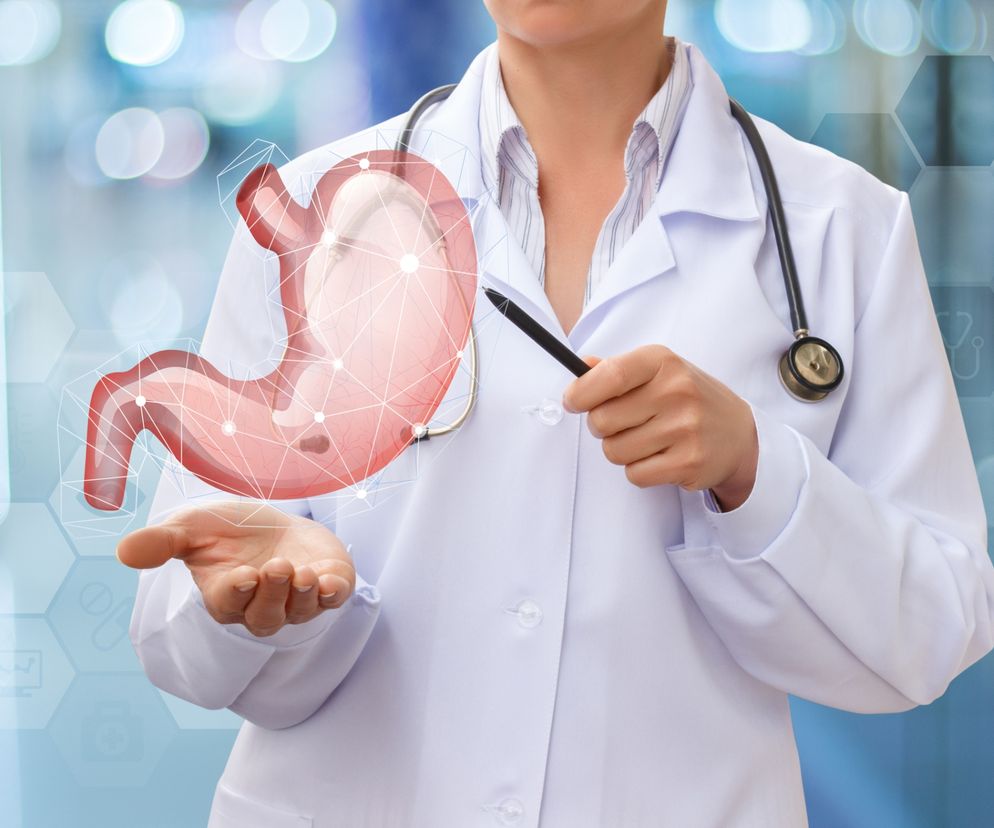 Gastrolog zajmuje się diagnostyką i terapią chorób przełyku, żołądka, jelit oraz gruczołów trawiennych.
