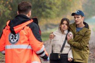 Na sygnale odc. 662. Martyna (Monika Mazur), Miłosz (Leonard Koterski), Piotr (Dariusz Wieteska)