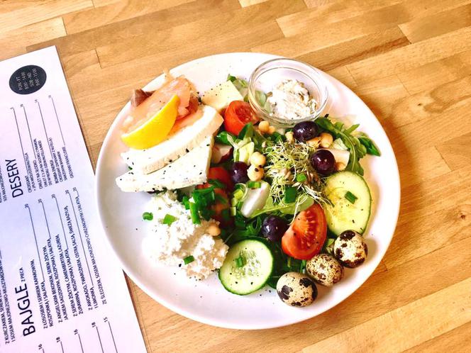 Gdzie zjeść śniadanie w Warszawie? Oto najlepsze miejsca na rozpoczęcie dnia! [GALERIA]