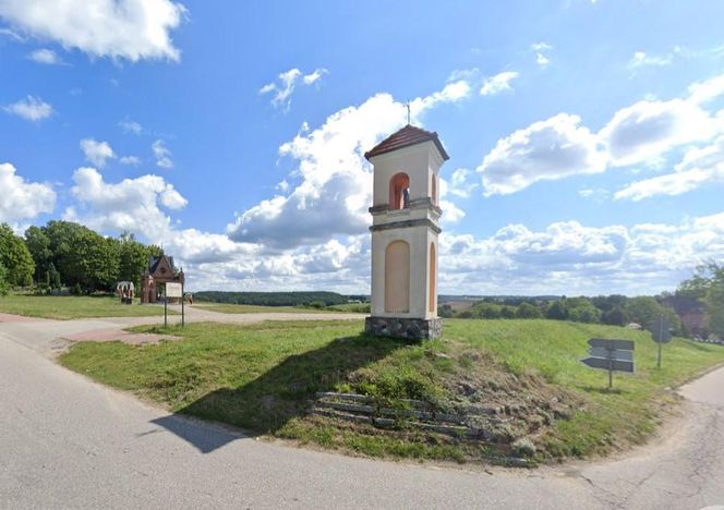 Do tej wsi w woj. warmińsko-mazurskim zjeżdżają tłumy. Nie dla atrakcji turystycznych 