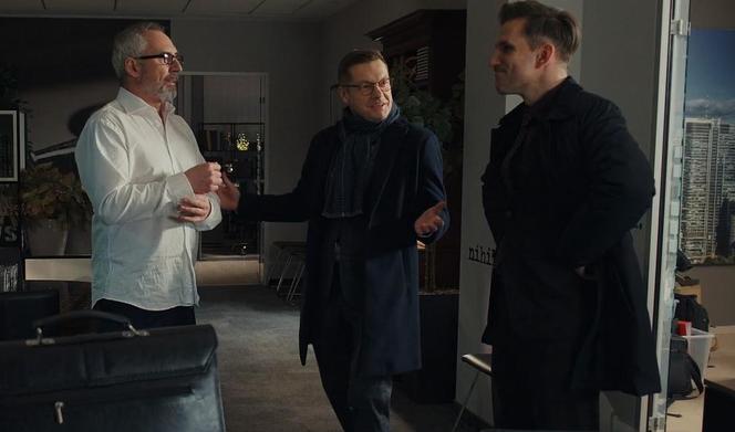 M jak miłość odc. 1735 po wakacjach. Piotrek (Marcin Mroczek), Kamil (Marcin Bosak), Adam Werner (Jacek Kopczyński)