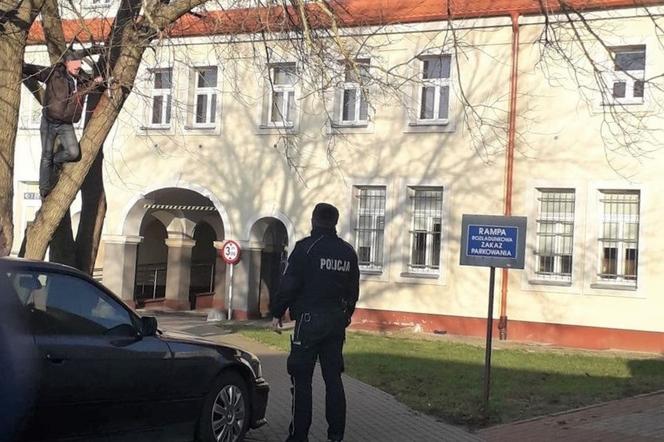 Wyszedł ze szpitala i chciał się zabić. Iławska policja uratowała 25-latka