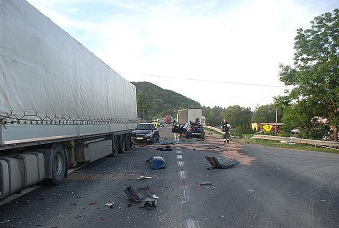 Zderzenie czterech pojazdów w Tylawie na Podkarpaciu