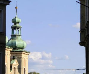 O tym mieście mówią mała Praga. Twierdza, podziemia i najstarszy kamienny most 