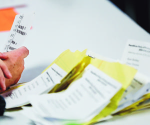 Trump zdobył Iowę i głos rywala