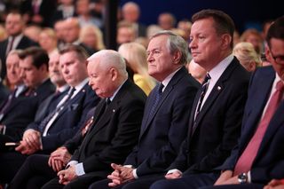 Połowa posłów PiS nie płaci na partię. Poznaliśmy dokładne informacje w tej sprawie