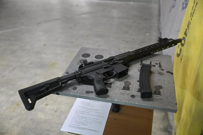 Zawody strzeleckie w Warszawie. Z bronią weterani, funkcjonariusze i żołnierze