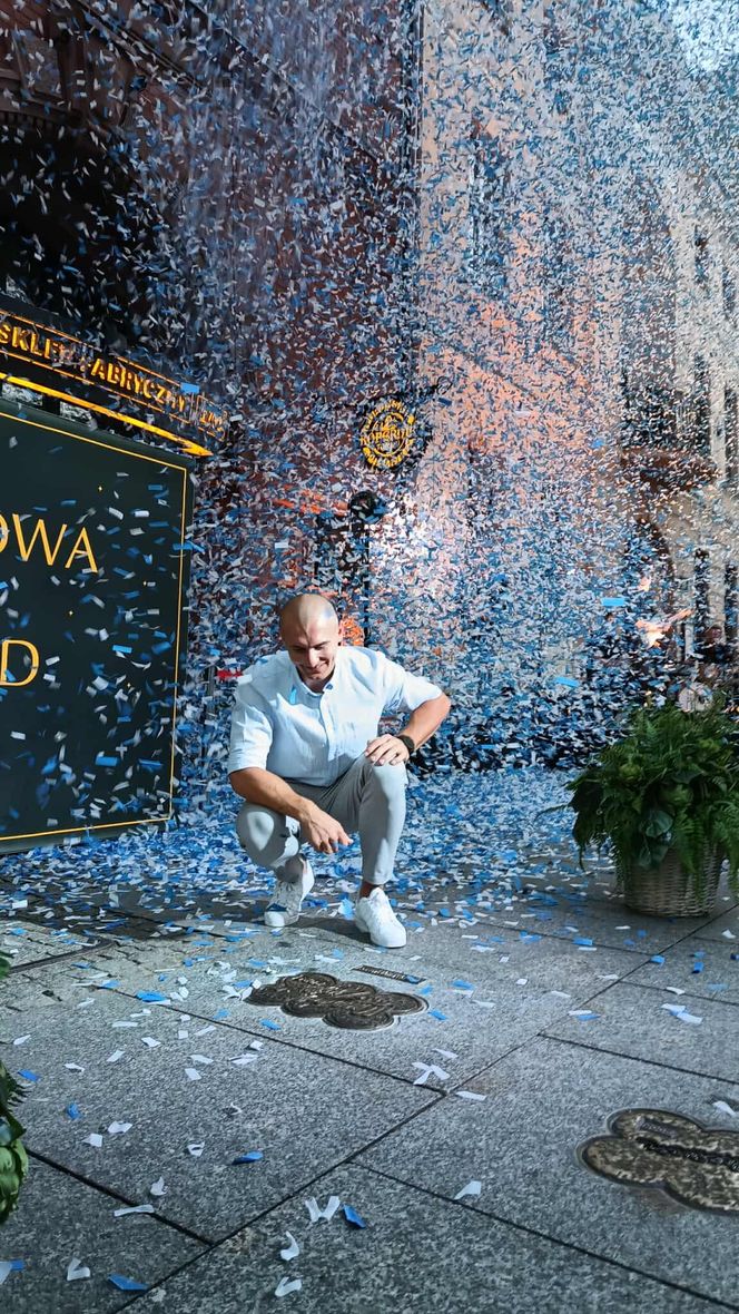 Mirosław Ziętarski z Katarzynką w Piernikowej Alei Gwiazd