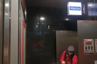 Woda zalała policję w metrze