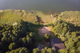 Ośrodek na Mazurach od lat stoi pusty. Ochrona obiektu kosztuje fortunę!