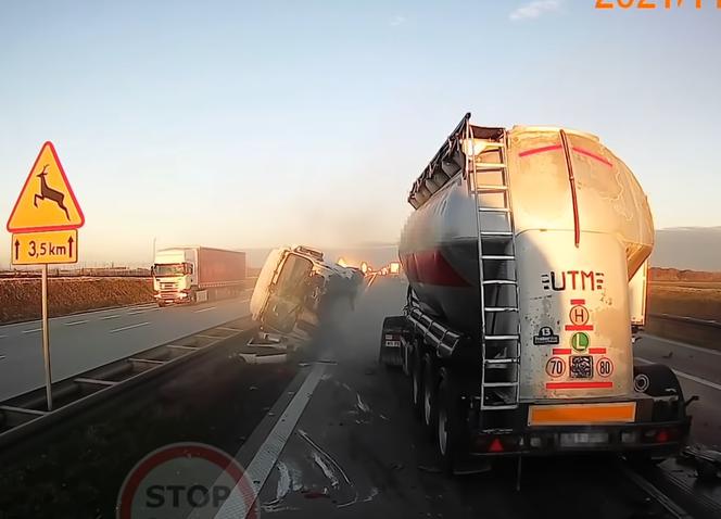 Wypadek ciężarówek na autostradzie A4