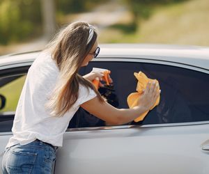 Myjesz auto w upalne dni? O tym musisz pamiętać