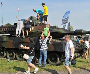 Armaty zagrzmiały w Warszawie. Obchody święta Wojska Polskiego