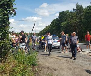 W Henrykowie koło Leszna kibice czekają na kolarzy 80. Tour de Pologne 