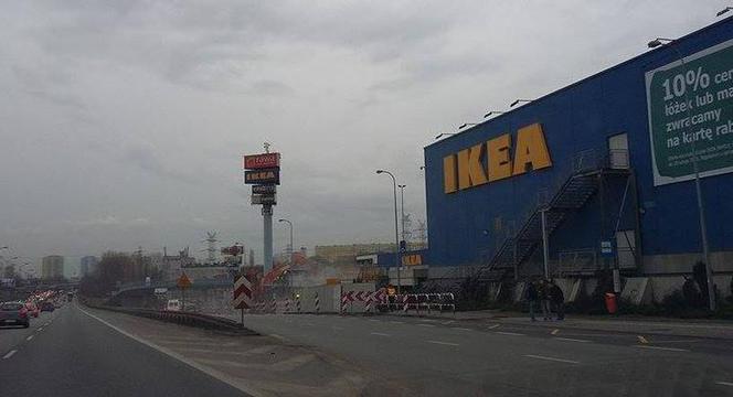 Utrudnienia na al. Roździeńskiego: Będą betonować parking sklepu IKEA