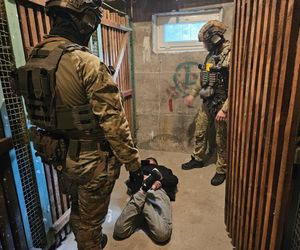 Pilna akcja antyterrorystów. 40-latek włamał się do domu i postrzelił właściciela