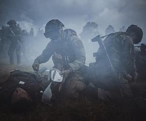 Ostrzelany konwój medyczny na toruńskim poligonie. Zdjęcia z efektownych ćwiczeń WOT i armii USA
