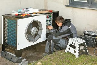 Przegląd pompy ciepła - ceny w 2026 roku. Jak często robić serwis w domach jednorodzinnych? 