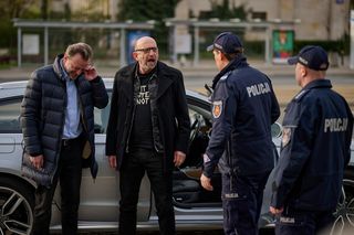 Na Wspólnej, odcinek 4039: Artur (Janusz Chabior), Krzysztof Smolny (Łukasz Konopka)	