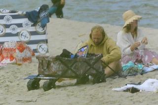 Borys Szyc z rodziną na plaży