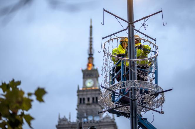 Montaż iluminacji świątecznej