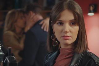 	M jak miłość odc. 1796. Ania (Alina Szczegielniak), Kama (Michalina Sosna), Marcin (Mikołaj Roznerski)