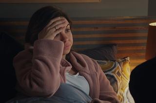 M jak miłość, odc. 1729: Olek (Maurycy Popiel), Aneta (Ilona Janyst)