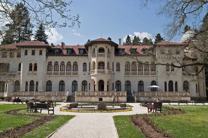 Złote kopuły i majestatyczne góry niecałe dwie godziny od Krakowa. Wystartowały loty na świetny city break 