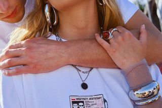 Moda na festiwalach gra pierwsze skrzypce. Marka Allegro sprawdziła, jakie stylizacje wybierają festiwalowicze [RAPORT] 