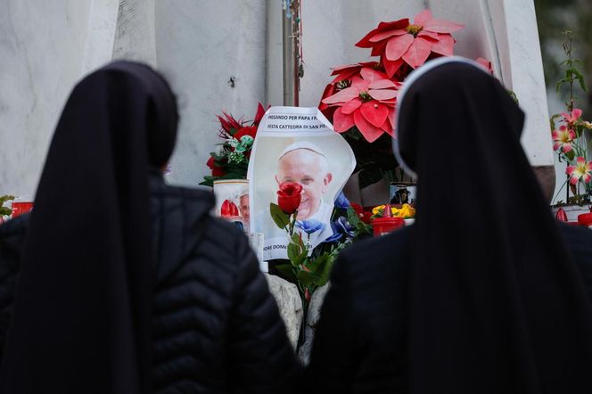 Papież Franciszek w klinice Gemelli. Wierni się modlą