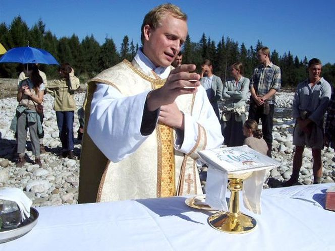 Piotr Adamczyk do dziś kojarzony jest z rolą papieża. Aktor wyznał, iż w Meksyku traktowano go jak reinkarnację Jana Pawła II