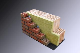 Budowa ściany trójwarstwowej z elewacją klinkierową. Zasady i wymagania