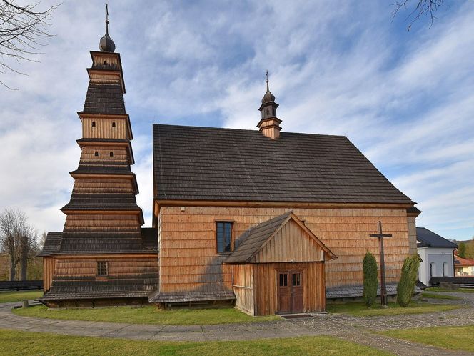 To jedna z najpiękniejszych małopolskich wsi. Kiedyś należała do biskupa 