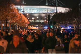 Zamachy w Paryżu: Jeden z terrorystów miał bilet i chciał wejść na stadion Stade de France! 