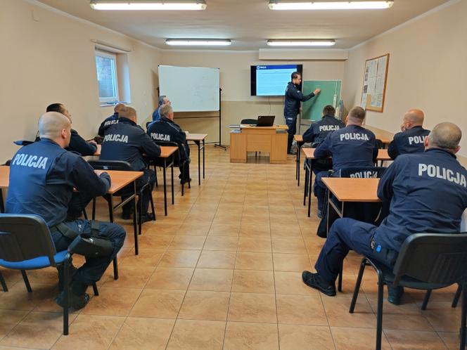 Demolka pociągu w Iławie. Stu policjantów w akcji