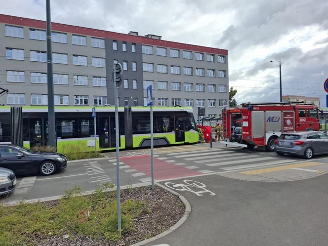  Olsztyn. Format - Śmierć na torach. Tramwaj potrącił rowerzystkę! Poważne utrudnienia.