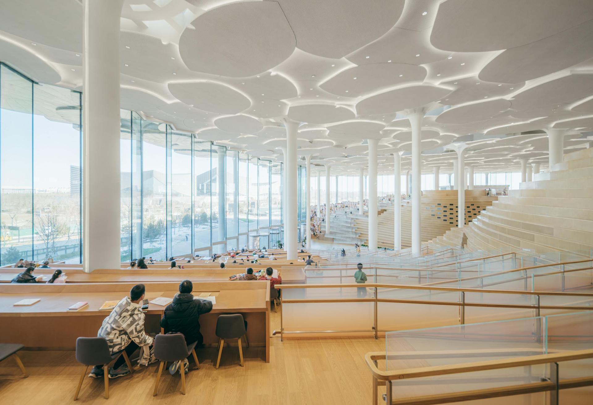 Snøhetta  - wnętrza biblioteki w Pekinie