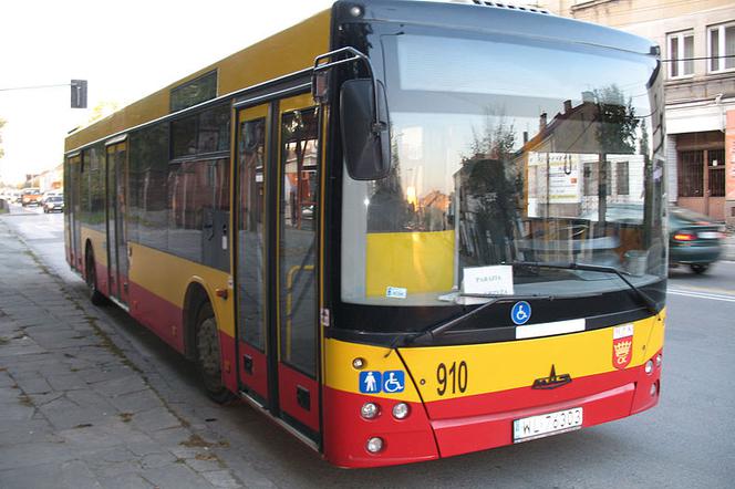 Nie wpuścił niepełnosprawnego do autobusu, dziś nie ma pracy