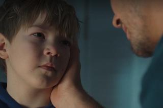 M jak miłość odc. 1729. Szymek (Staś Szczypiński), Marcin (Mikołaj Roznerski)	