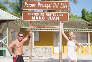 ZABRAŁ DOMINIKĘ NA DOMINIKANĘ.