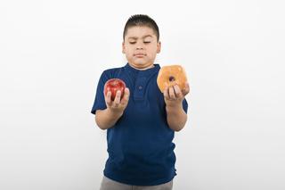Coraz więcej uczniów z otyłością - winne są szkoły? 