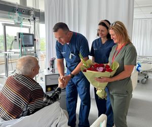 Stulatek z Podkarpacia udowodnił, że wiek to tylko liczba. Po zawale wrócił do domu świętować urodziny 