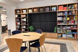 Zmiany w bibliotece wojewódzkiej w Olsztynie. Nowy wystrój przyciąga wzrok