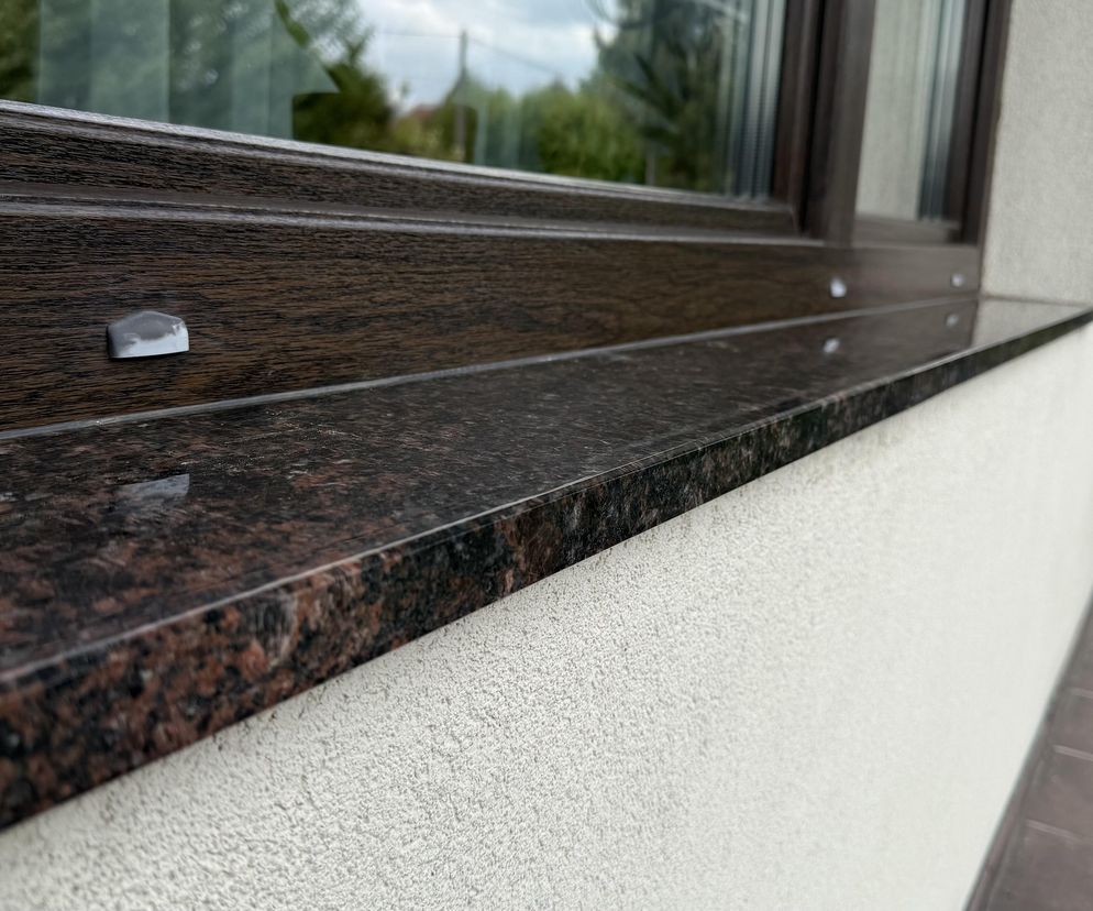 Parapet granitowy