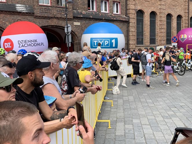 Tour de Pologne 2025. Start w Katowicach Nikiszowcu
