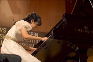 XIX Międzynarodowy Konkurs Pianistyczny im. Fryderyka Chopina. Stroje uczestników wywołały burzę