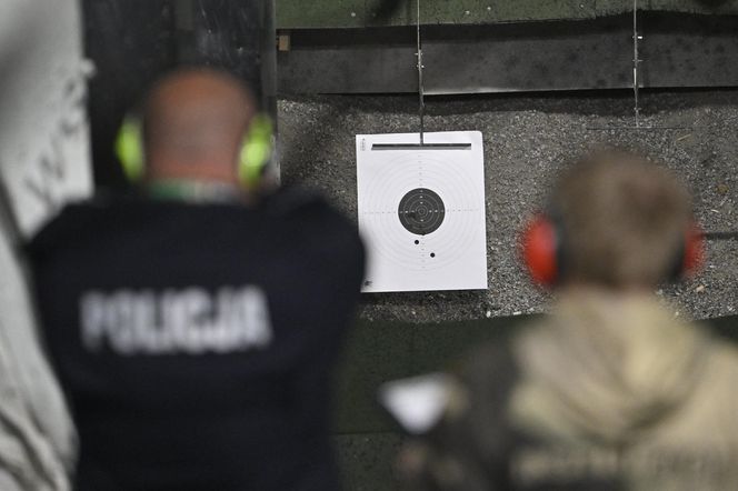 Zawody strzeleckie w Warszawie. Z bronią weterani, funkcjonariusze i żołnierze