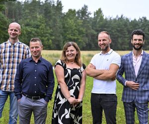 Rolnik szuka żony: Rolnicy otrzymali listy.  Arkadiusz opowiedział o zmarłej mamie. Nie obyło się bez kontrowersji
