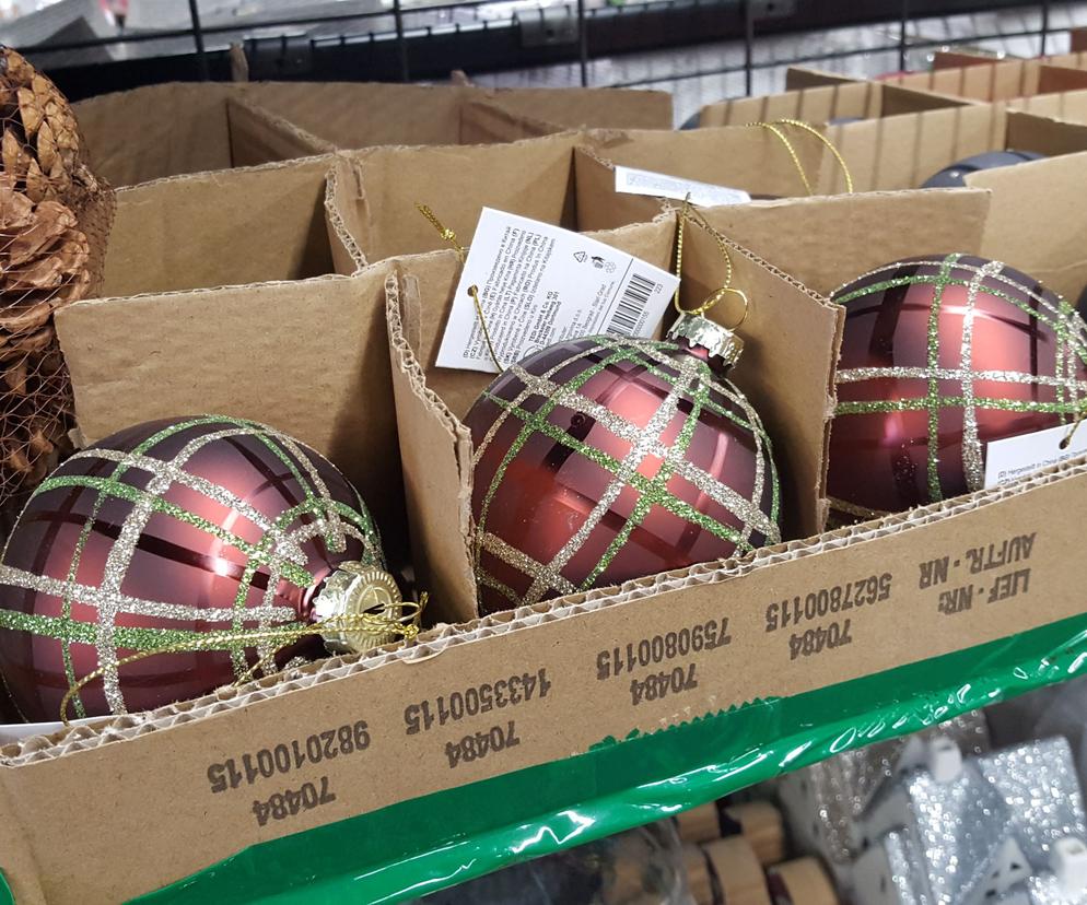  ​W sklepie w Lesznie można już kupić… świąteczne bombki i choinki!